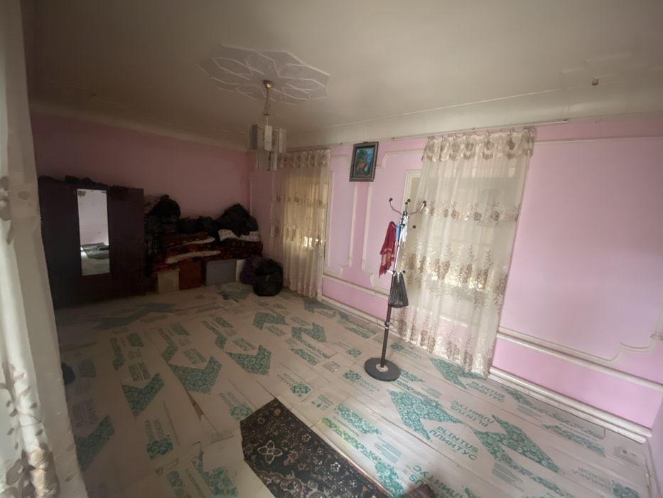 Uy hovli sotiladi 10 sotihli