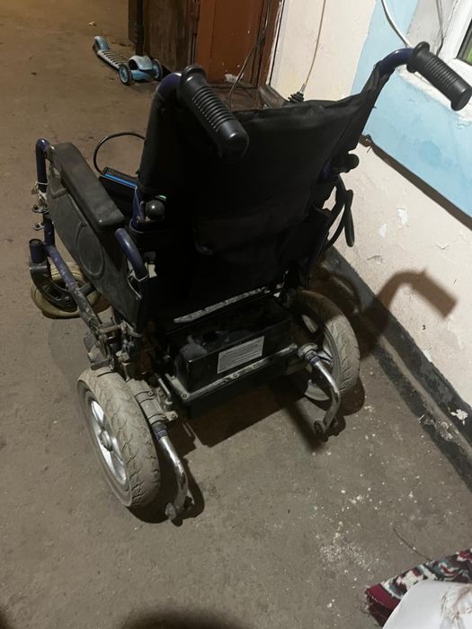 Электрическая инвалидная коляска б/у