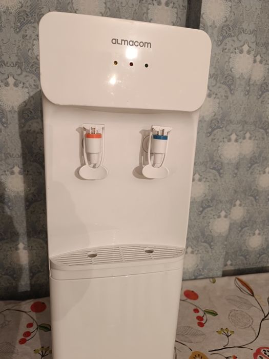 Диспенсер. Почти НОВЫЙ