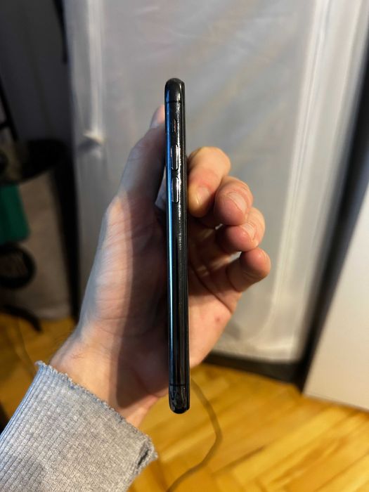 iPhone 11 Pro 256 GB – ecran și spate sparte – funcțional