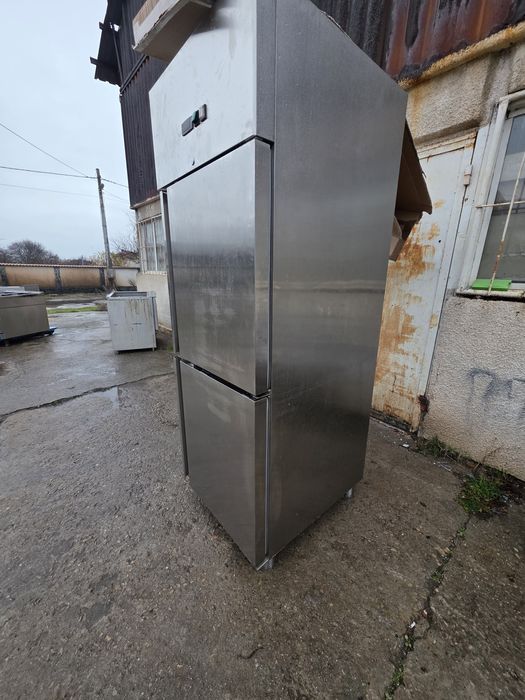 Нов двоен гастро немски хладилник с фризер