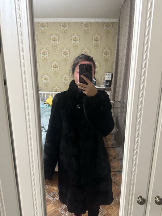 Продам норковую шубу черную