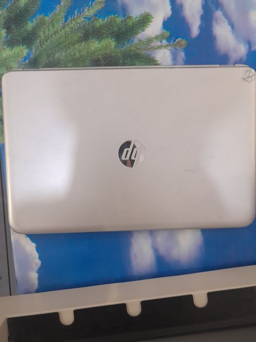 Noutbook HP rabochiy ekran sensor