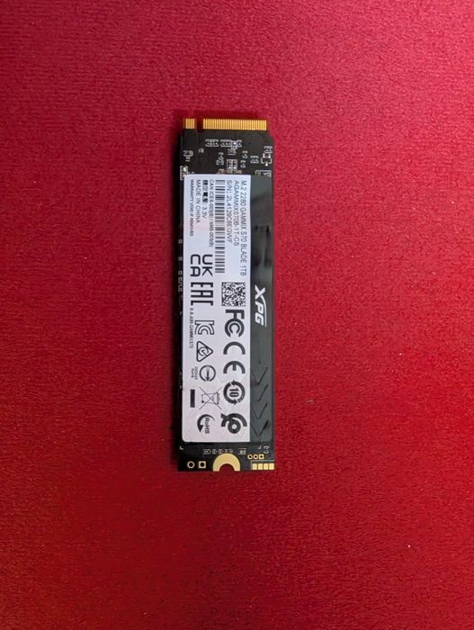 НОВ | Adata XPG Gammix S70 Blade 1TB | NVMe SSD диск Gen4 | с радиатор | DRAM кеш | скорост до 7400 MB/s | PS5 съвместимост
