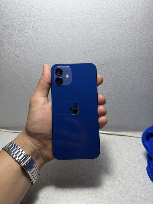 Продам Айфон 12 на 64ГБ