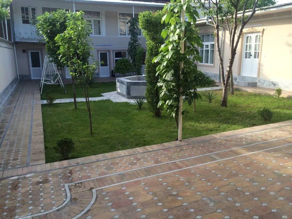 Истирохат шоир куча участок, Istiroxat shoir ko'cha uchastka hovli