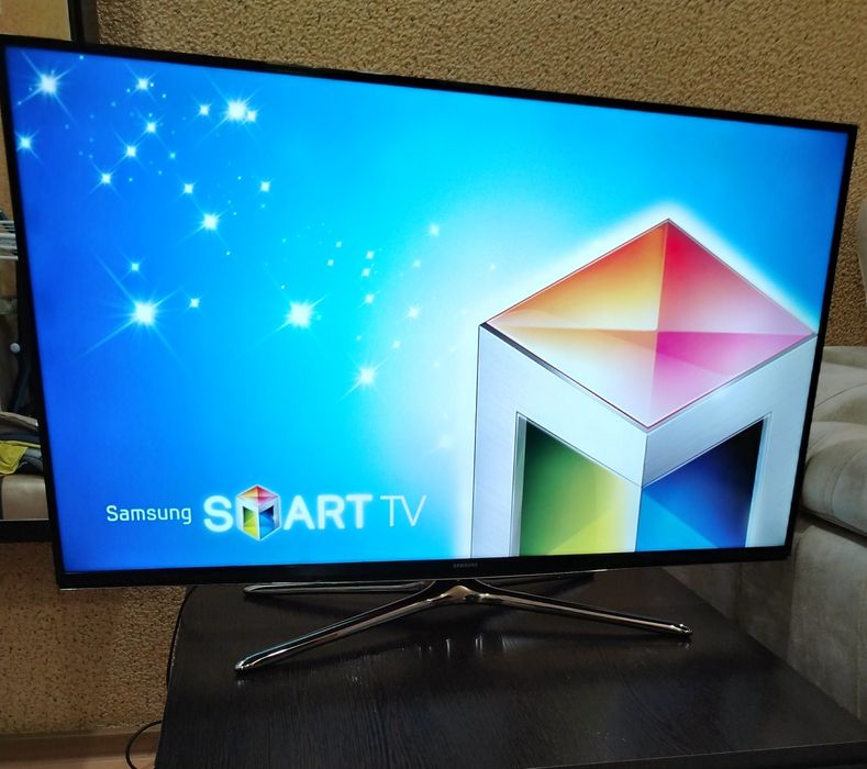 Продам телевизор смарт samsung