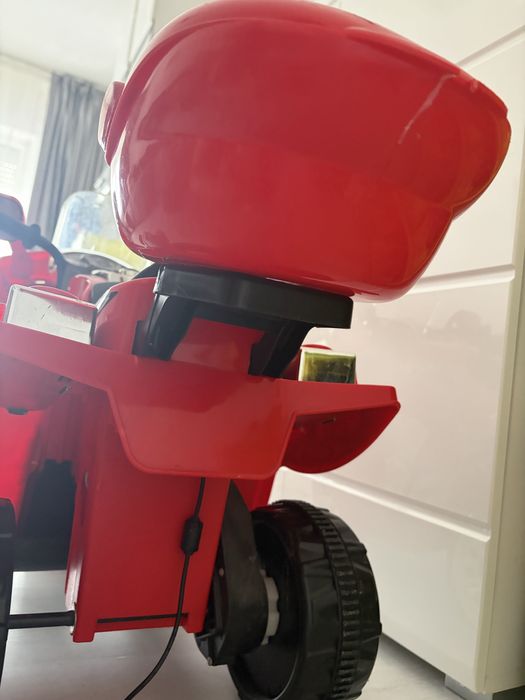 Masinuta  electrica copii