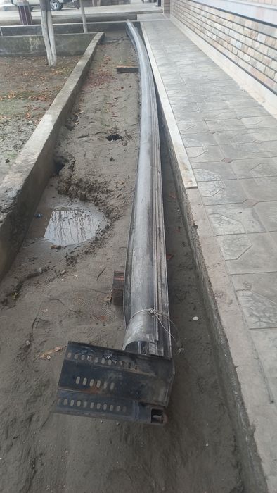 Tent bor furaniki  holati yahshi