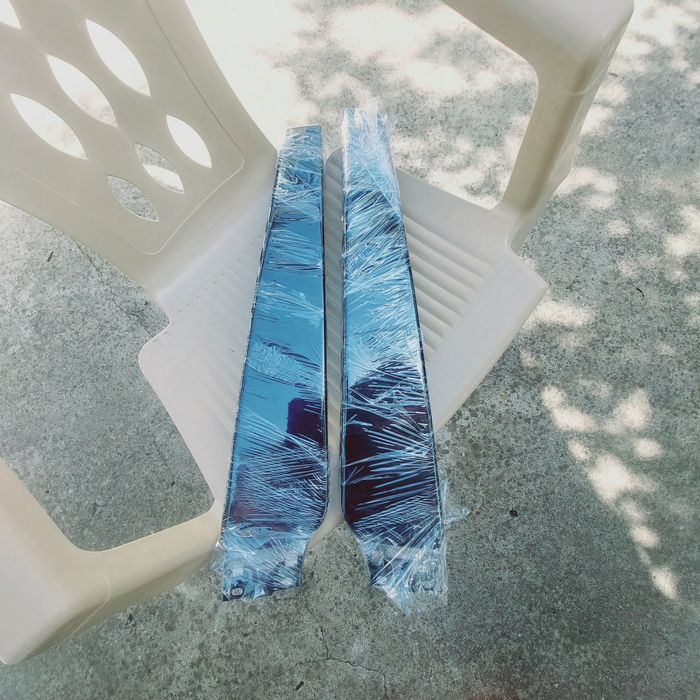 Части за ауди а4 б6  има и врати оборудвани черен металик