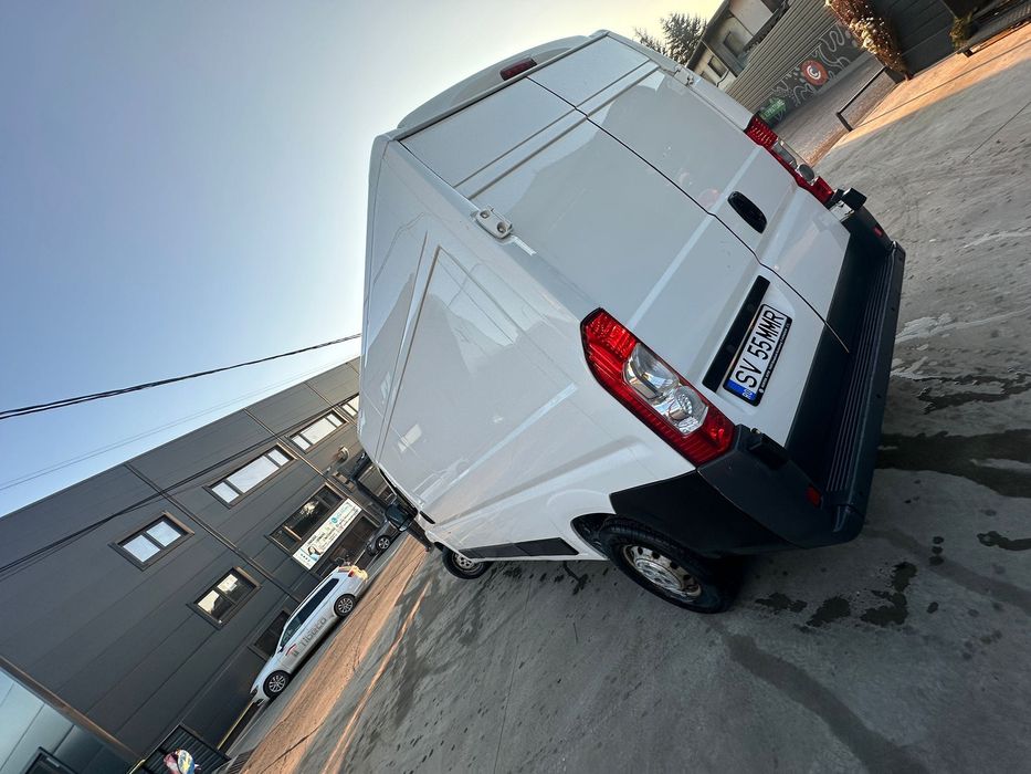 Vând Peugeot Boxer 2013
