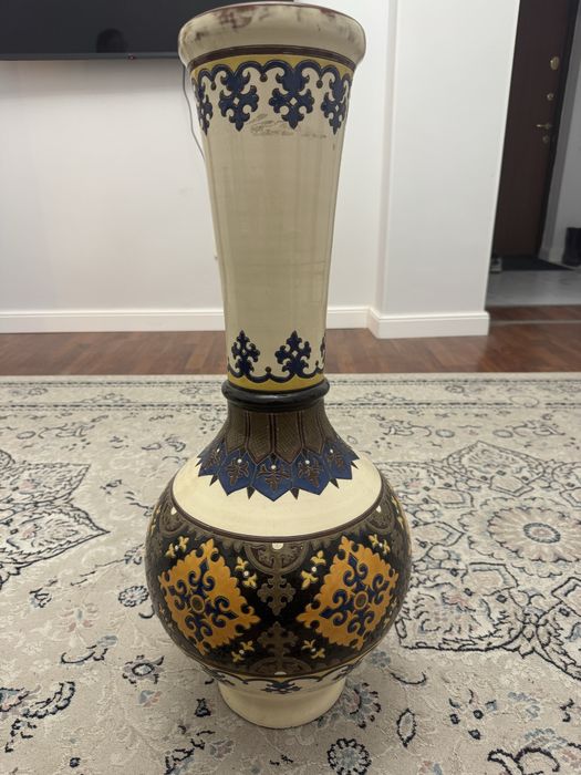 Ваза казахская продается