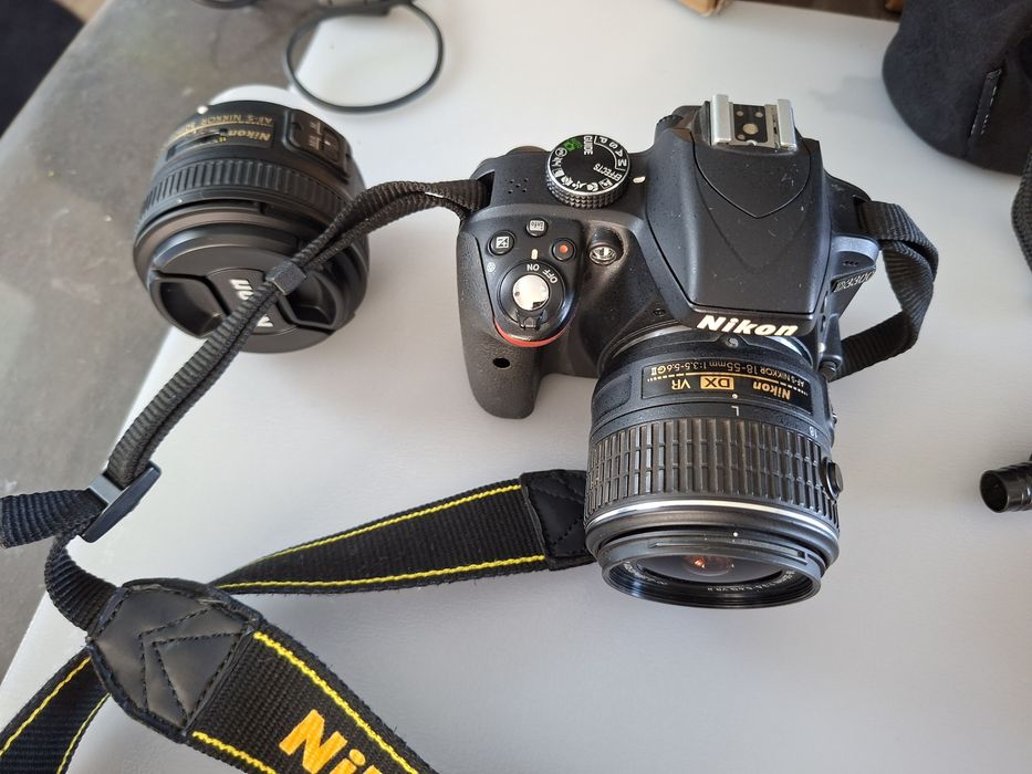 Продавам NIKON D3300 + 2 обектива + чанта + аксесоари