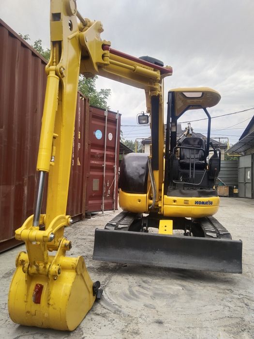Миниэкскаватор Komatsu pc30