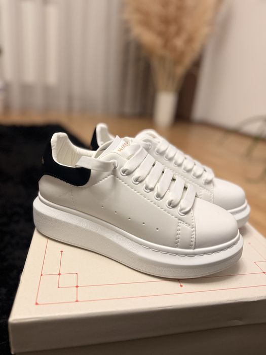 Adidasi Alexander Mcqueen noi