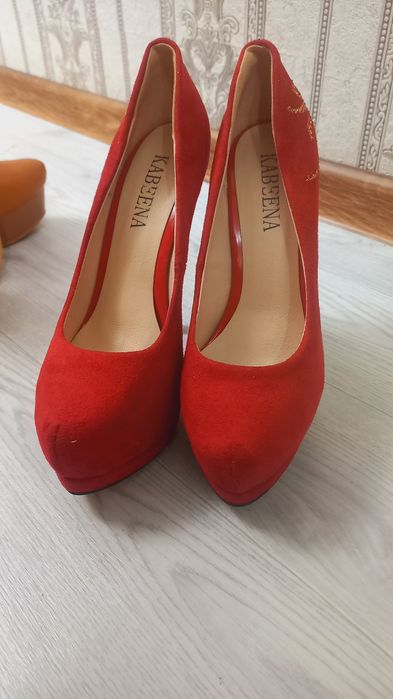 Замшевые туфли  сатылады