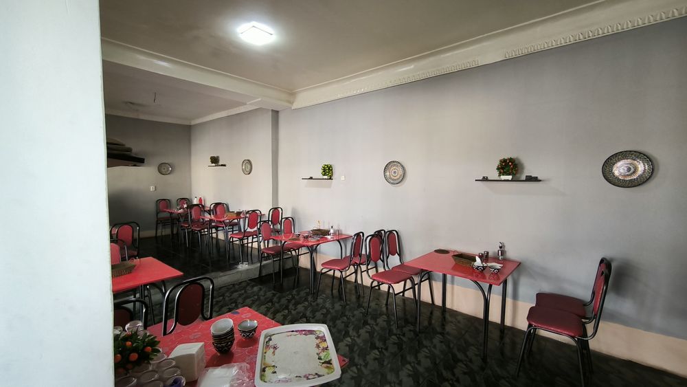 Тошлок шахар марказида бино сотилади