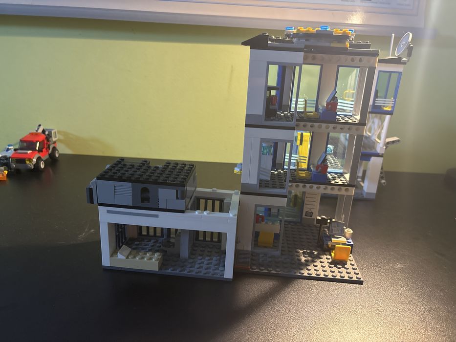 LEGO City 60141- Sectia de politie