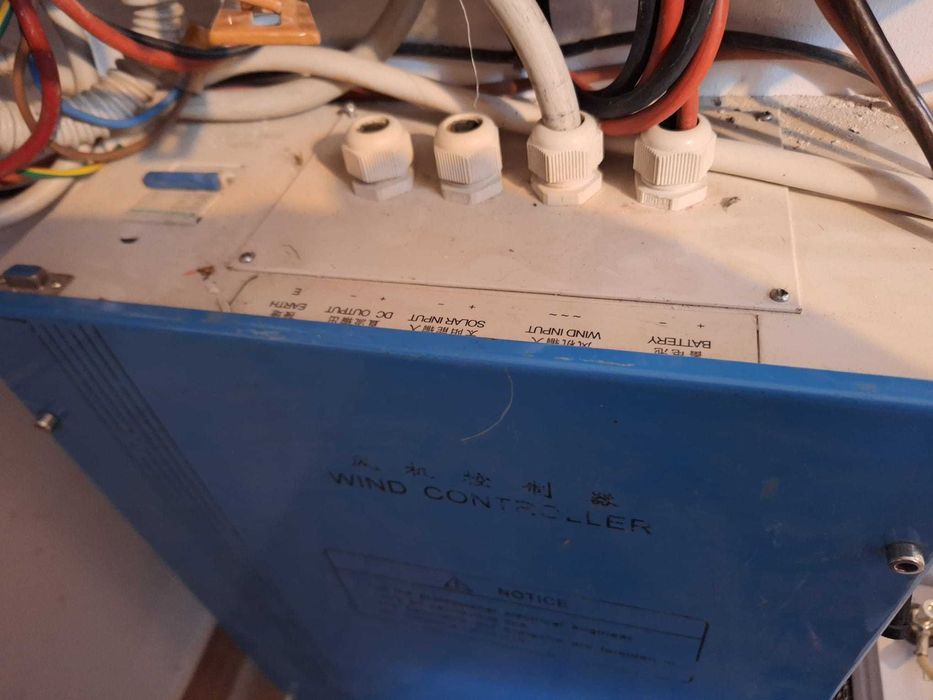 Controler eolian/solar 48V/1000W