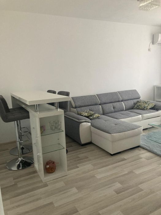 Inchiriez apartament cu 2 camere