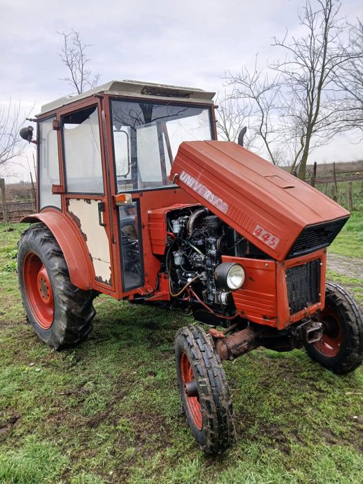 Vând tractor u445 anul 2002