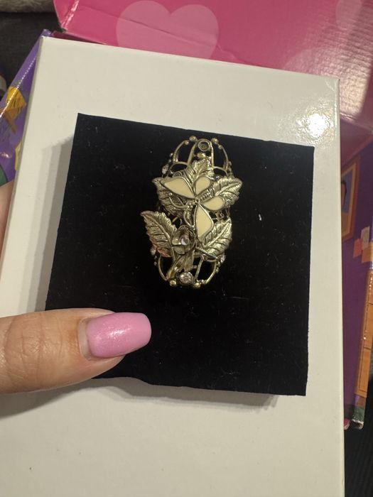 Бижута Guess Pandora и кейс за 15pro max