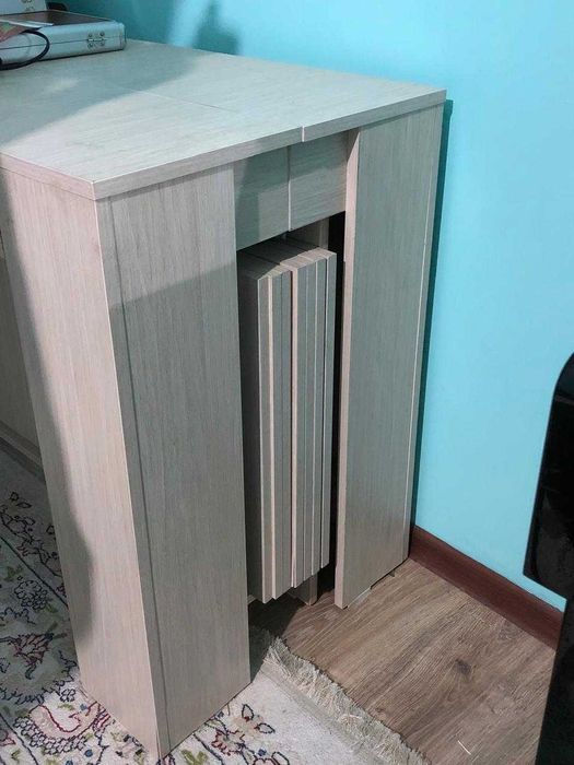 Стол (можно в гостиную)