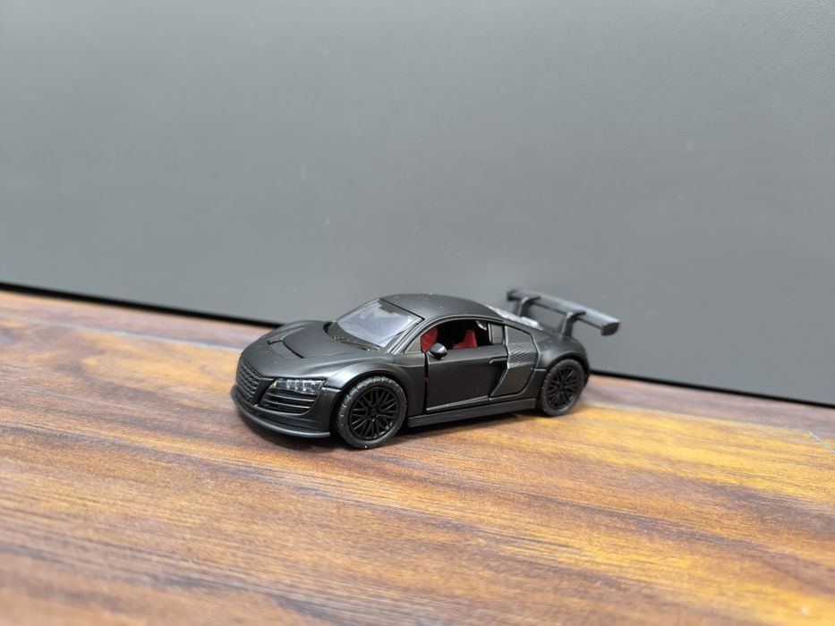 Метални колички AUDI BMW Колекционерски колички 1:43 1:32 diecast