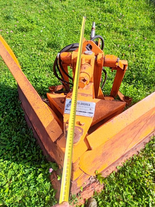 Lama de zăpadă V unimog sau tractor