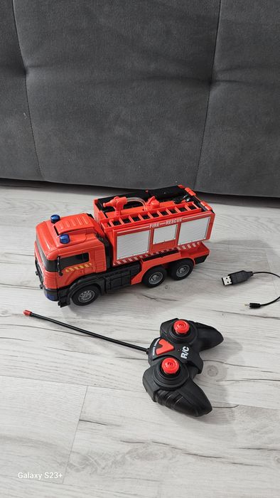 Машина пожарная детская