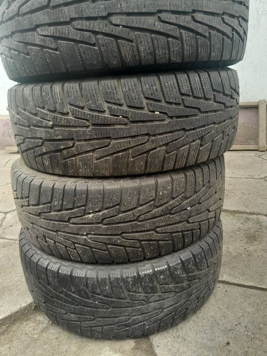 Срочно продам шины Нокиан 265/65/17
