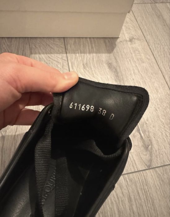Pantofi sport Alexander McQueen originali, mărimea 38 – stare ca nouă