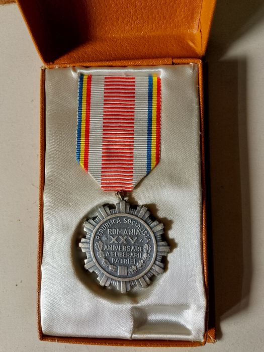 Medalii  din epoca comunista