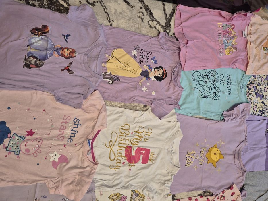 Lot tricouri 4-5ani. Stare foarte buna.