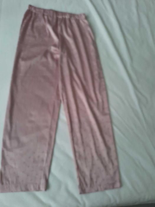 Set pijama roz pudra din satin fin cu inimioare M