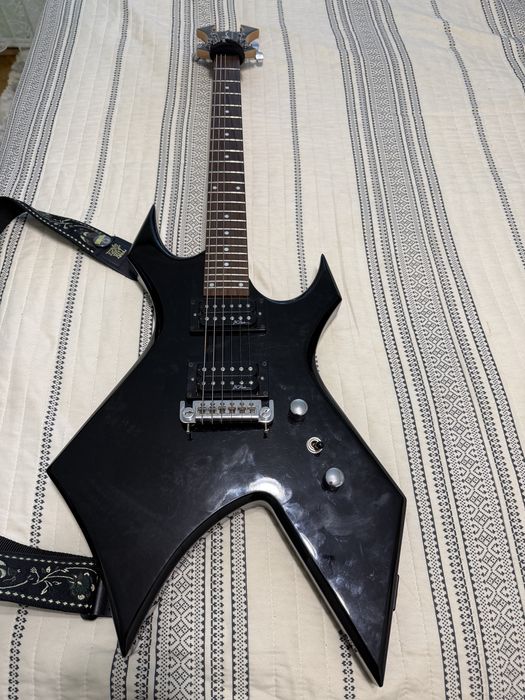 B.C. Rich Bronze Series Warlock (24 прагчета)