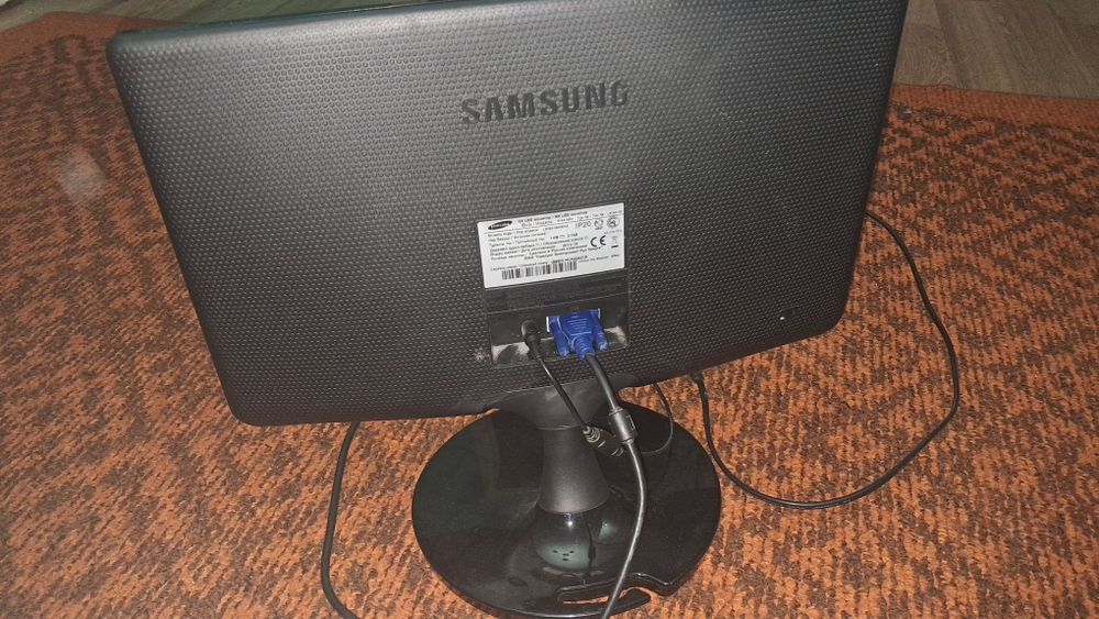 Монитор Samsung SyncMaster Sa100