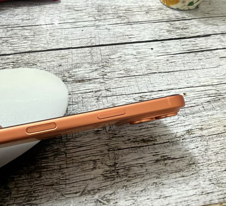Продаю  Iphone 17pro