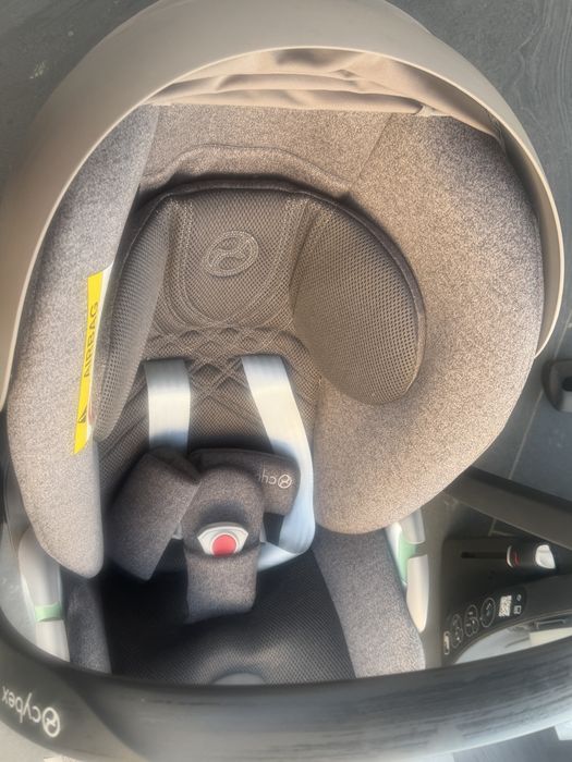 Scoica Cloud T i-size plus cu insert de nou-nascut