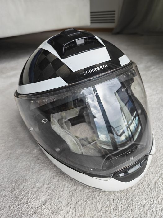 Каска Schuberth C4 Pro Carbon