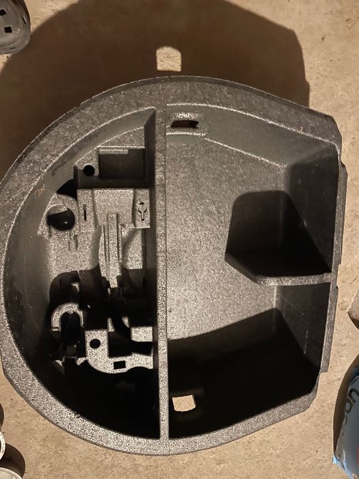 Suport cric roata rezerva Skoda Superb 2