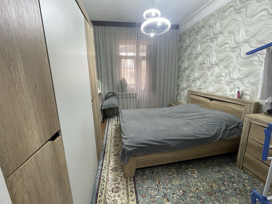 Продам гарнитур в отличном состоянии.