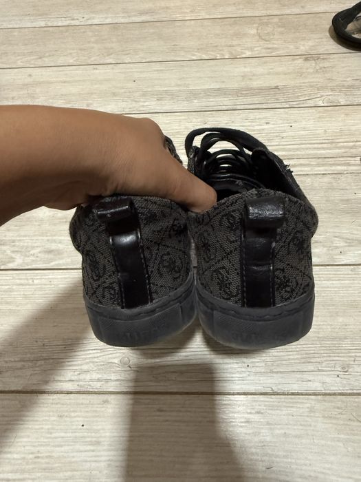 Маратонки Guess 38 размер
