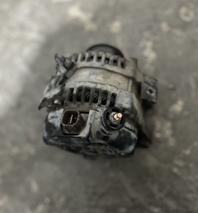 Генератор на тойота 2,4