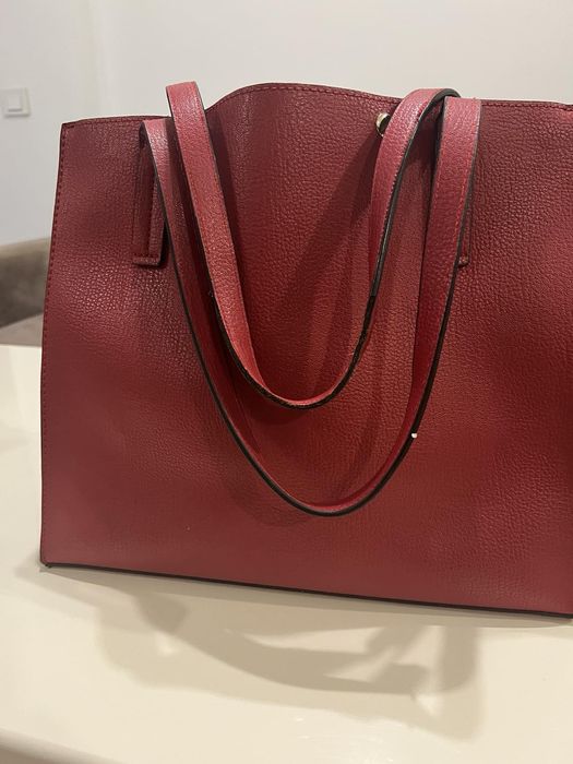 Уникална дамска чанта GUESS