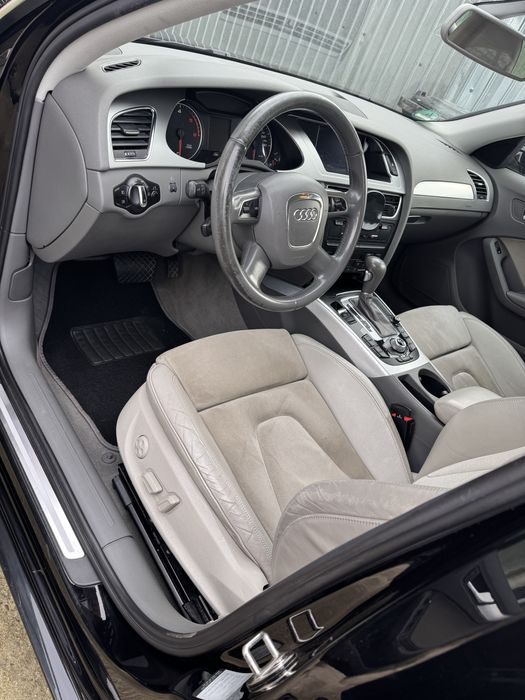 Vând Audi A4 din 2012, motor 2.0 TDI, cutie automată