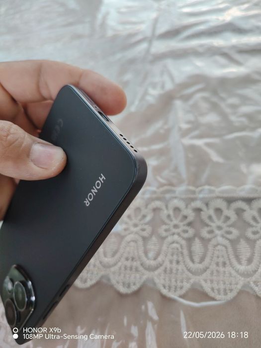Honor 400   8x256