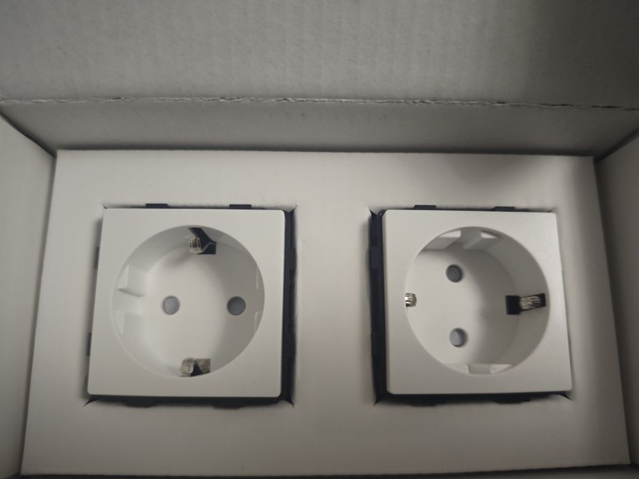 Întrerupător și priza  duble bseed 2 kitul noi