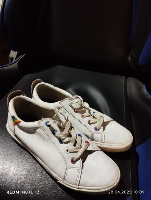 Продам кроссовки, женские