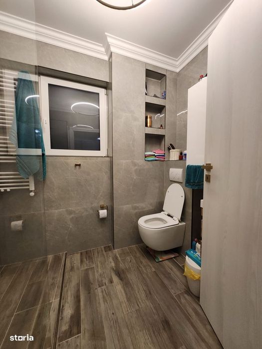 Apartament de 3 camere, 70 mp, Razoare (VIVO)